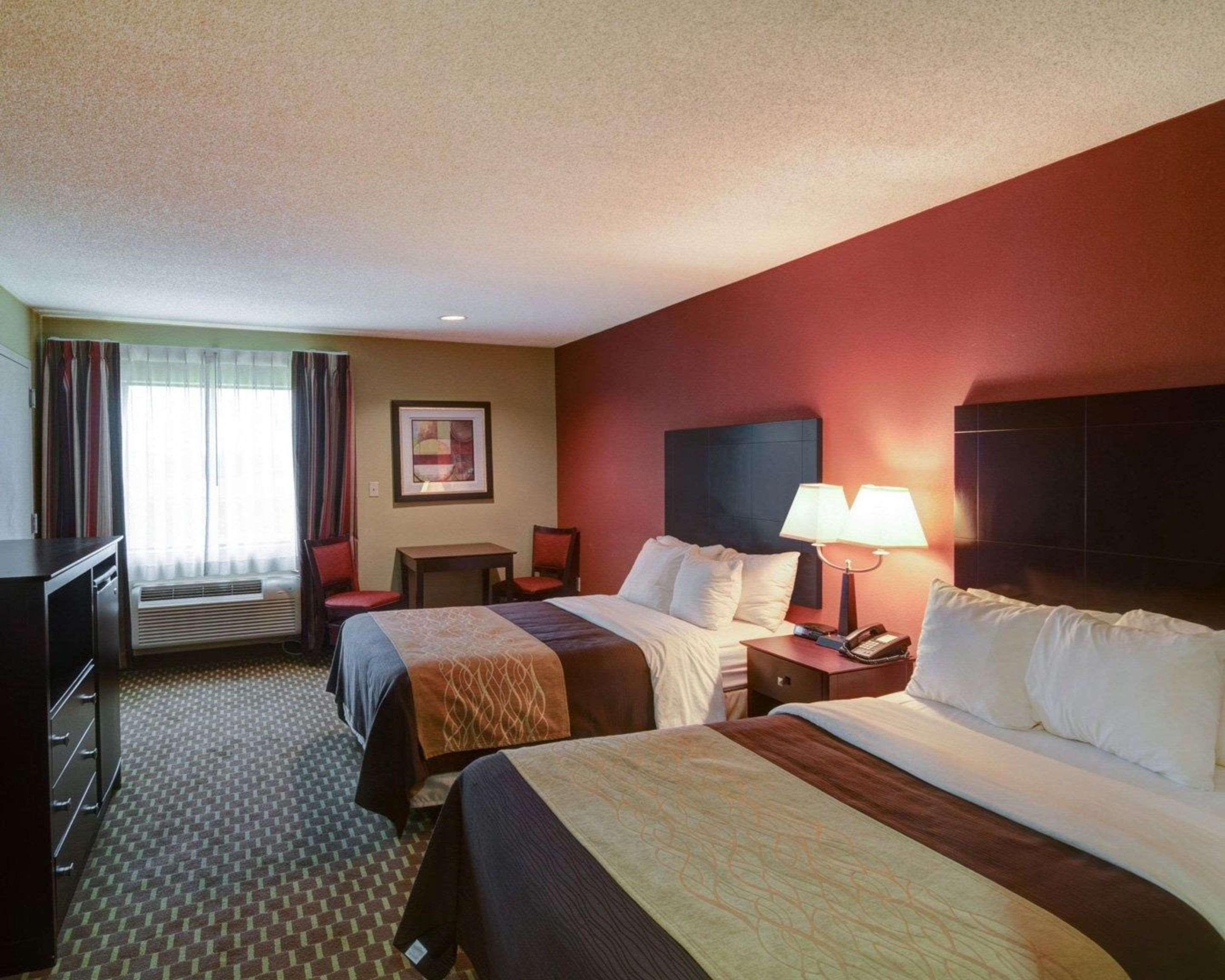 Quality Inn & Suites Pine Bluff Exterior foto
